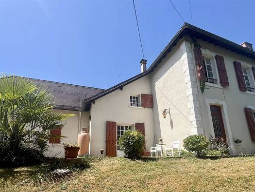 Haus zum Kauf 296.520 € 205 m² 1.530 m² Grundstück Salies-de-Béarn 64270