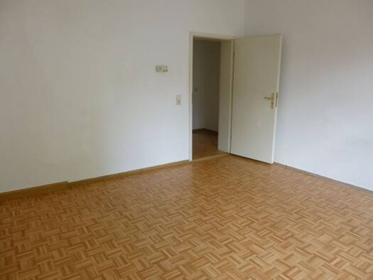 Wohnung zur Miete 218 € 1,5 Zimmer 40 m² frei ab 01.12.2026 Greiz Greiz 07973