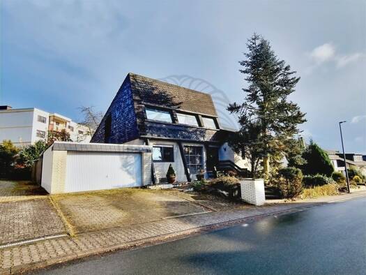 Einfamilienhaus zum Kauf 449.000 € 7 Zimmer 220 m² 717 m² Grundstück Bad Camberg Bad Camberg 65520