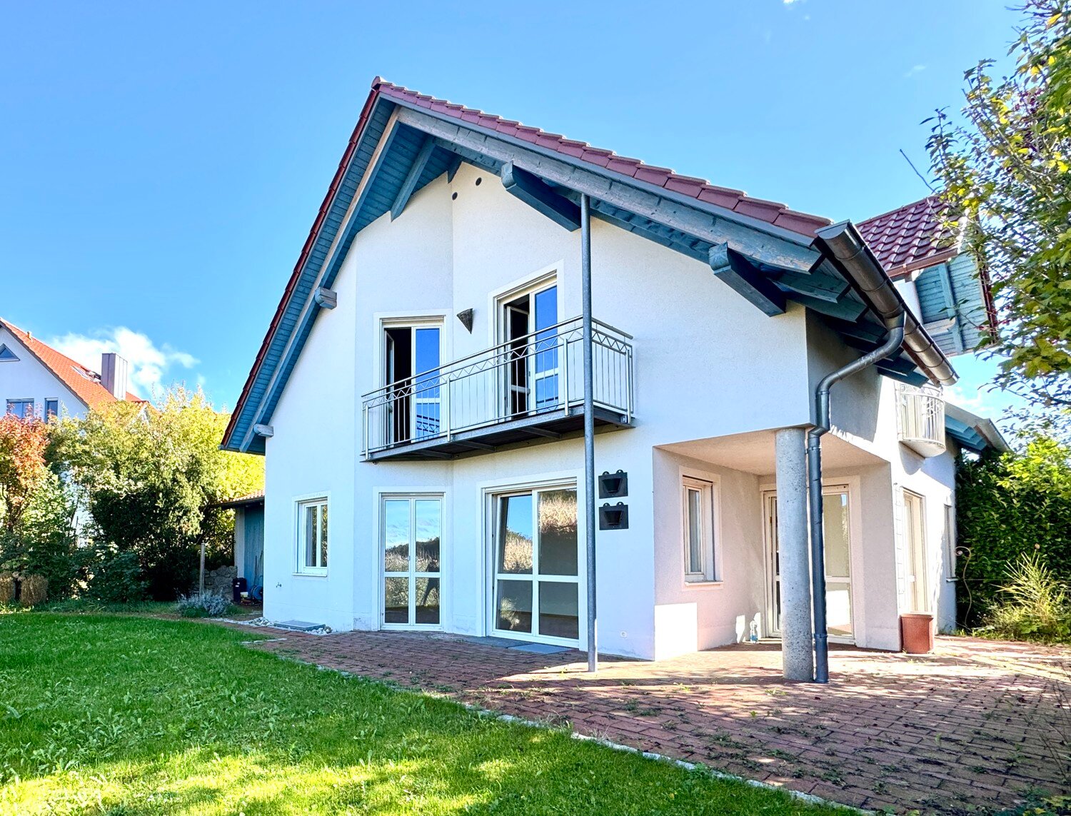 Einfamilienhaus zum Kauf 495.000 € 6 Zimmer 177 m²<br/>Wohnfläche 581 m²<br/>Grundstück ab sofort<br/>Verfügbarkeit Niedergebraching Pentling 93080