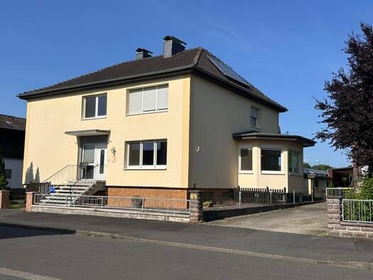 Mehrfamilienhaus zum Kauf als Kapitalanlage geeignet 395.000 € 8 Zimmer 315 m² 882 m² Grundstück Caßdorf Homberg 34576