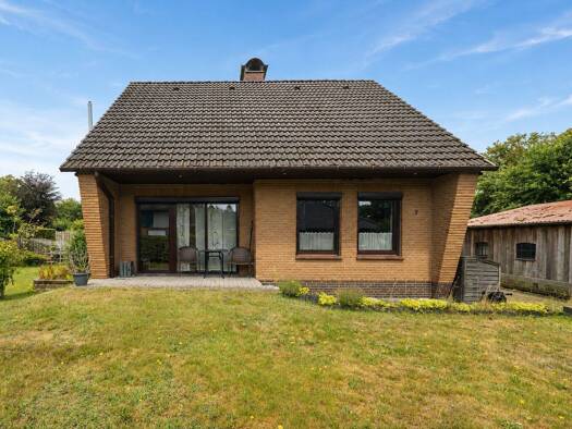 Einfamilienhaus zum Kauf 218.000 € 5 Zimmer 100 m² 649 m² Grundstück Cadenberge 21781
