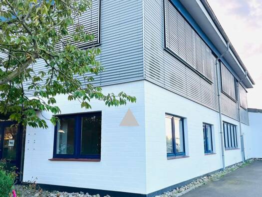 Bürogebäude zur Miete 3.950 € 10 Zimmer 400 m² Bürofläche teilbar von 200 m² bis 200 m² Elmshorn 25337