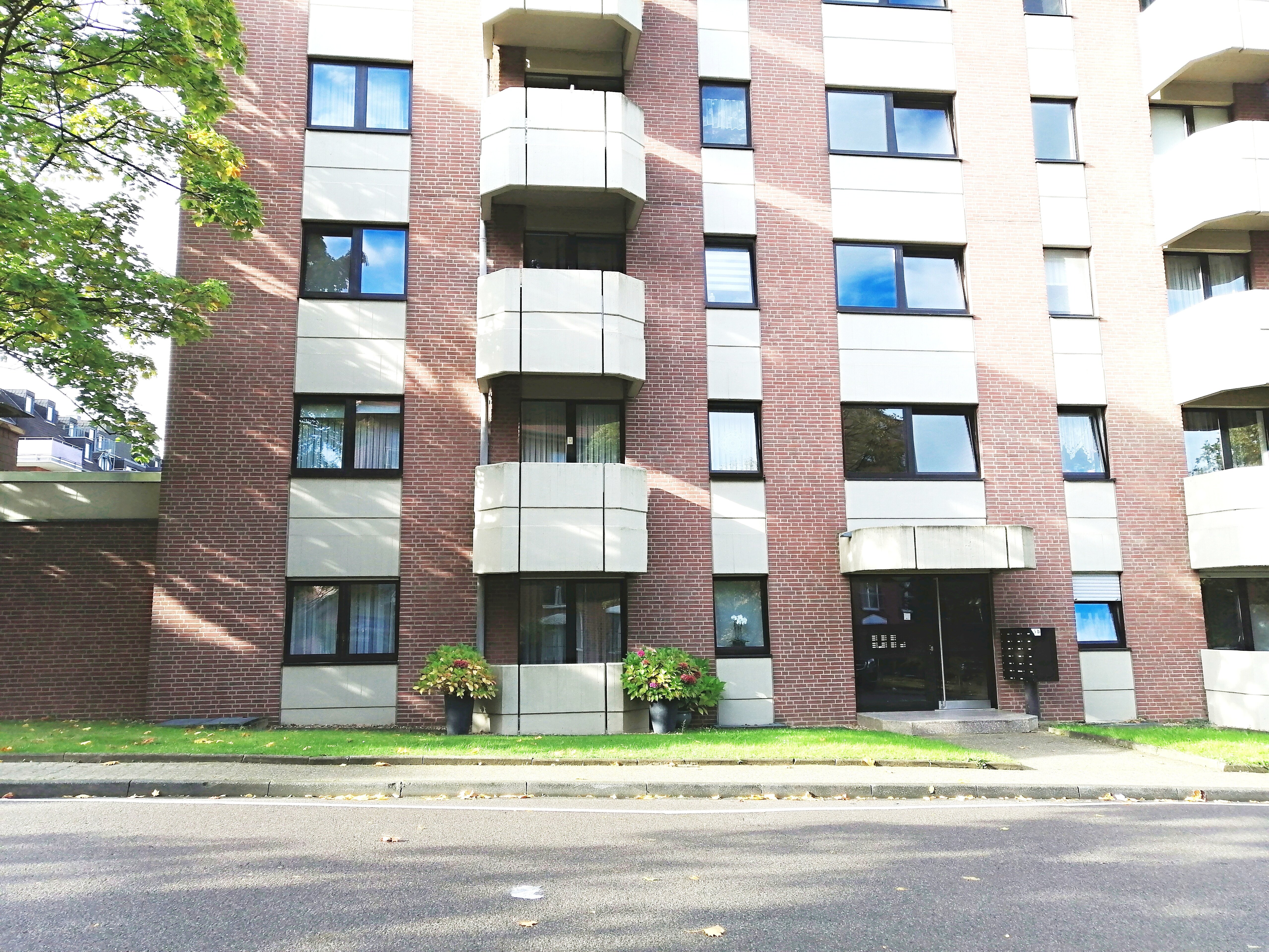 Wohnung zum Kauf 225.000 € 2 Zimmer 53 m²<br/>Wohnfläche EG<br/>Geschoss ab sofort<br/>Verfügbarkeit Panneschopp Aachen 52068