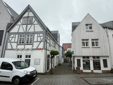 Wohn- und Geschäftshaus zum Kauf als Kapitalanlage geeignet 1.845.000 € 549,5 m² 421 m² Grundstück Limburger Str. 1-3 Oberhöchstadt Kronberg 61476