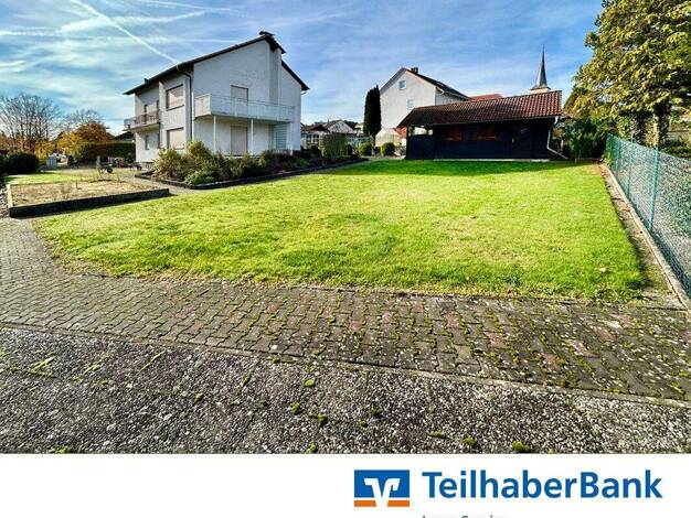 Mehrfamilienhaus zum Kauf 569.000 € 6 Zimmer 179 m² 1.212 m² Grundstück Neuhaus Adelsdorf/Neuhaus 91325