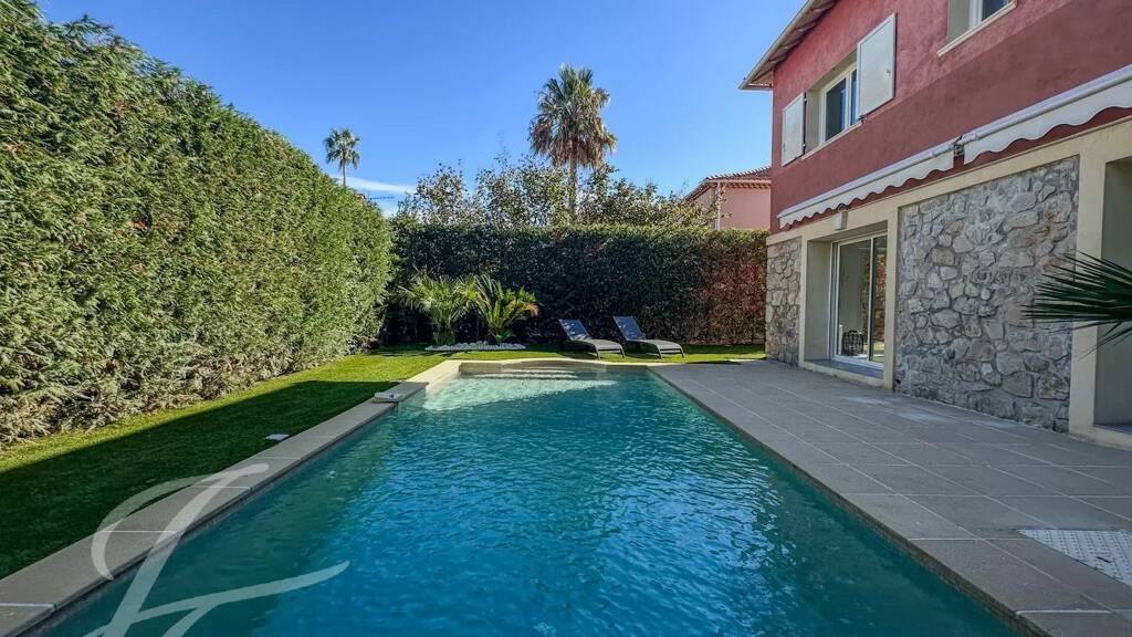 Villa zum Kauf provisionsfrei 1.590.000 € 5 Zimmer 150 m² 398 m² Grundstück Place de Gaulle Antibes 06600