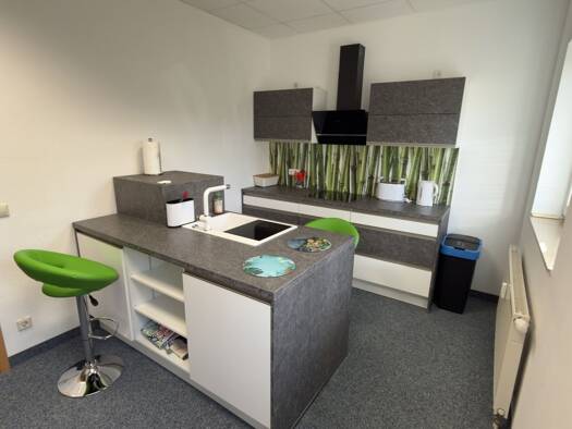 Wohnung zum Kauf 119.000 € 2,5 Zimmer 97,1 m² EG Reinsdorf 08141