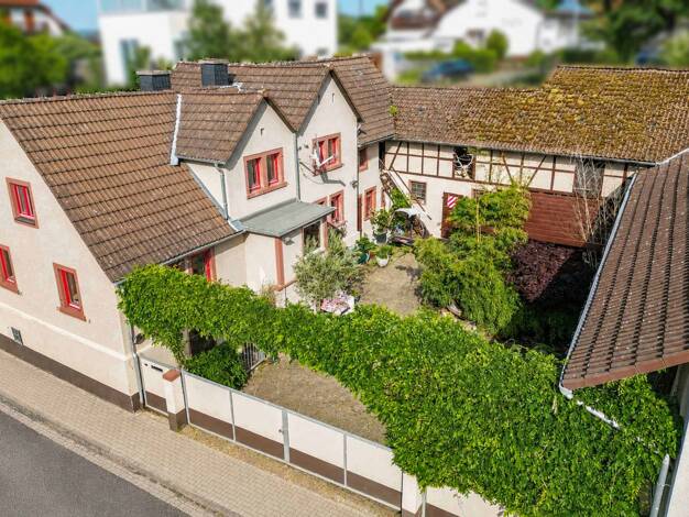 Schloss zum Kauf 395.000 € 4 Zimmer 112 m² 540 m² Grundstück Somborn Freigericht 63579