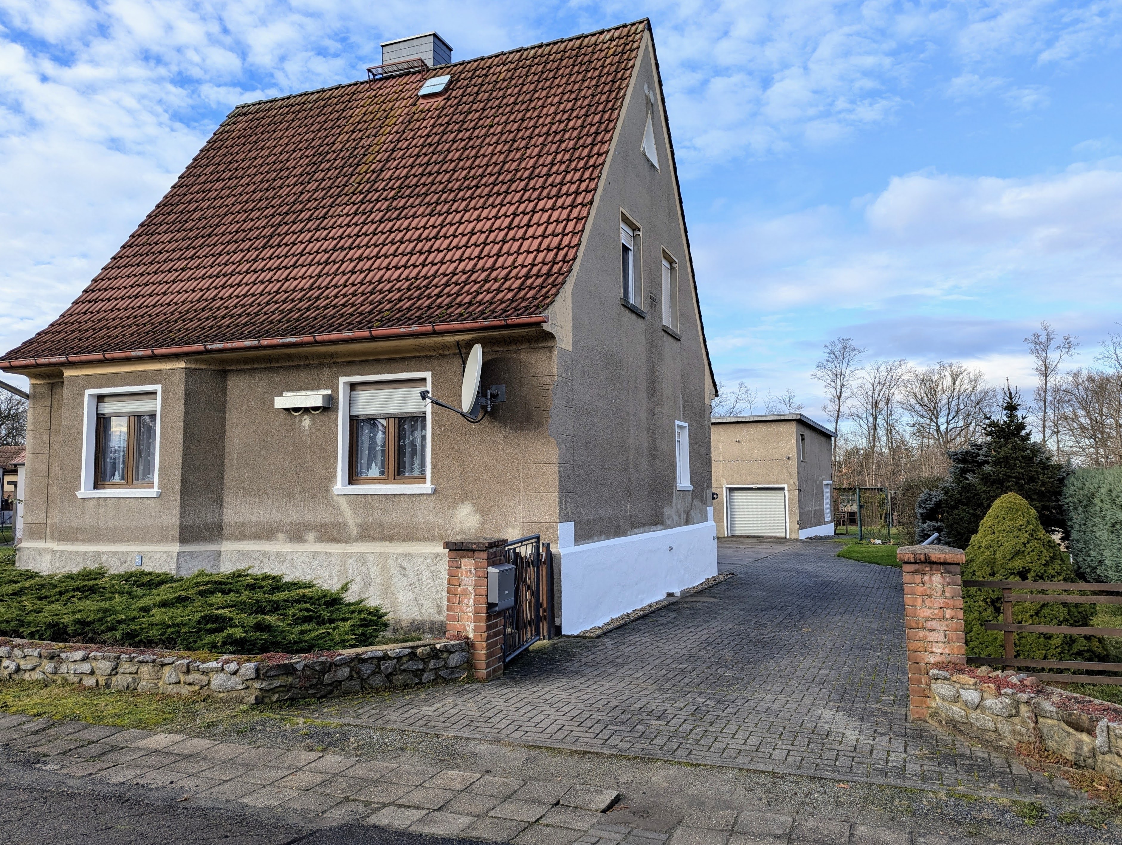 Einfamilienhaus zum Kauf 159.000 € 6 Zimmer 140 m²<br/>Wohnfläche 1.217 m²<br/>Grundstück Hosena Hosena 01996