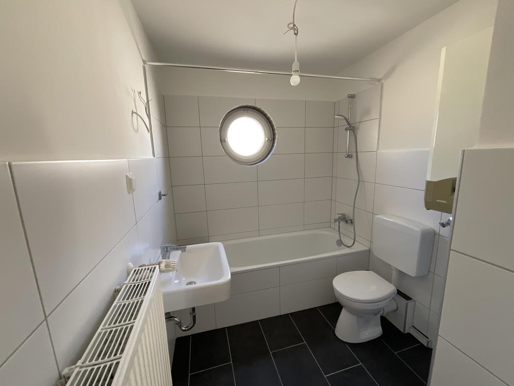 Wohnung zur Miete 329 € 2 Zimmer 47,5 m²<br/>Wohnfläche 2.<br/>Geschoss Werftstraße 113 Bant Wilhelmshaven 26382