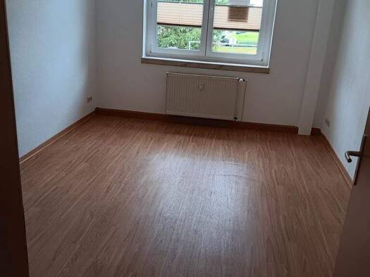 Wohnung zur Miete 323 € 3 Zimmer 58,8 m² Neukirchen Neukirchen/Pleiße 08459