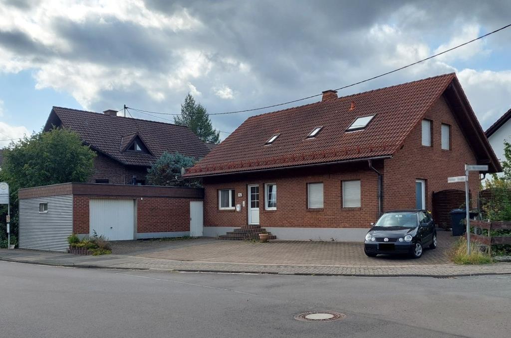 Einfamilienhaus zum Kauf 290.000 € 5 Zimmer 140 m²<br/>Wohnfläche 715 m²<br/>Grundstück Alchen Freudenberg 57258