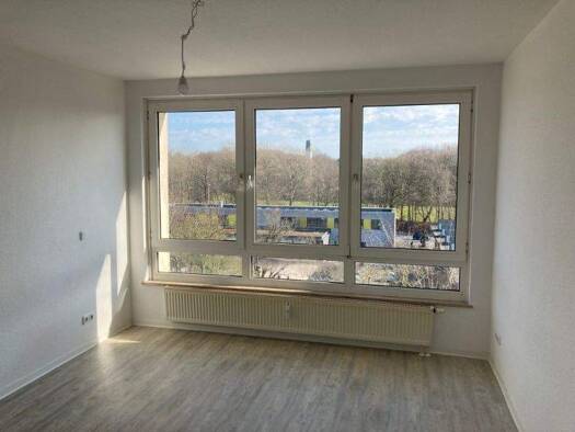 Wohnung zur Miete 391 € 2 Zimmer 45,3 m² 7. Geschoss frei ab 15.04.2026 Medusastraße 25 Gaarden-Ost Kiel 24143