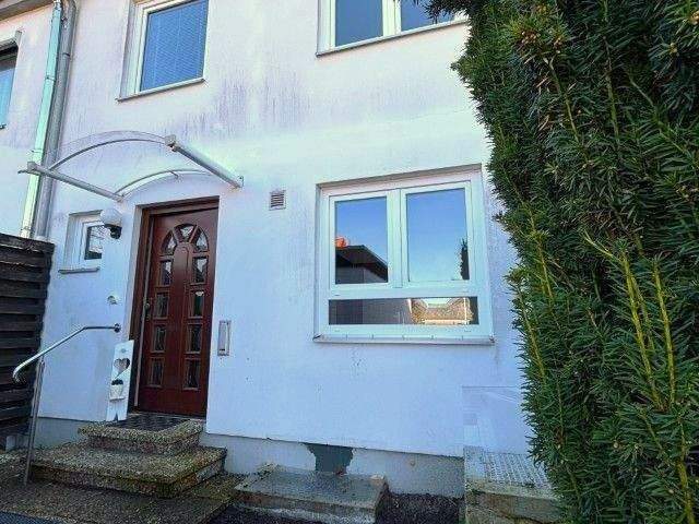 Immobilie in Rotenburg - solides Reihenmittelhaus mit Potential in guter Lage und im teilsanierten Zustand - Bild 3