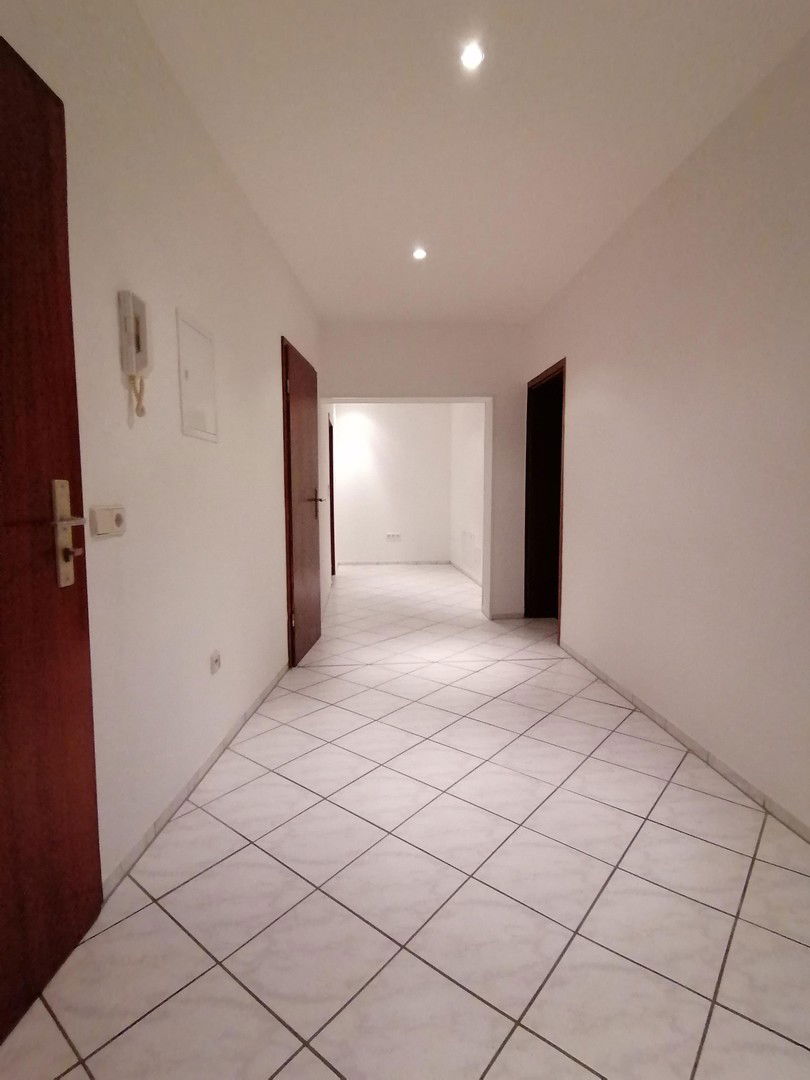 Wohnung zur Miete 680 € 4 Zimmer 101 m²<br/>Wohnfläche EG<br/>Geschoss 01.02.2025<br/>Verfügbarkeit Rudolf-Breitscheid-Str.21 Lichtenstein Lichtenstein 09350