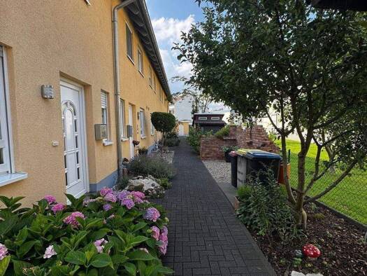 Reihenmittelhaus zum Kauf 342.000 € 4,5 Zimmer 128,5 m² 152 m² Grundstück frei ab 01.10.2026 Osthoffsgarten Schloß Neuhaus Paderborn 33104