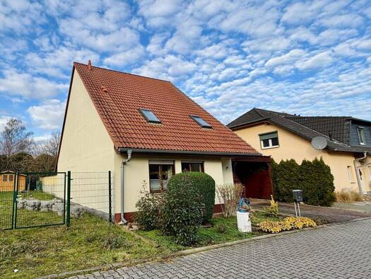 Doppelhaushälfte zum Kauf 340.000 € 5 Zimmer 128 m² 313 m² Grundstück Kochstedt Dessau 06847