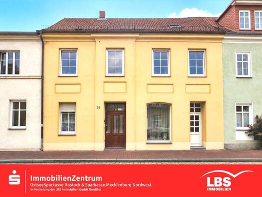 Mehrfamilienhaus zum Kauf provisionsfrei 259.500 € 6 Zimmer 204,9 m² 1.001 m² Grundstück Krakow Krakow am See 18292