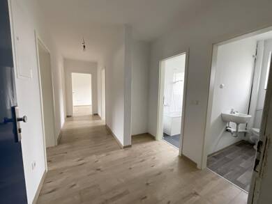 Wohnung zur Miete 459 € 4 Zimmer 76,3 m² 1. Geschoss Schulstraße 25 Sandhorst Aurich 26603