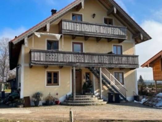 Haus zum Kauf 1.090.000 € 7 Zimmer 221 m² 793 m² Grundstück Am Etzhäusl 2 Marwang Grabenstätt 83355