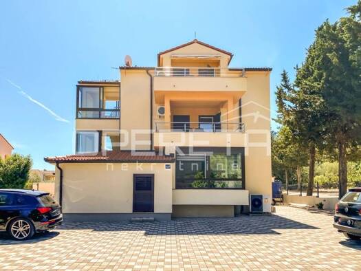 Haus zum Kauf 750.000 € 8 Zimmer 265 m² Pakoštane