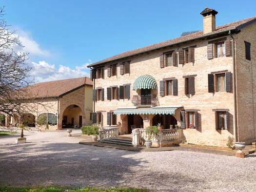 Haus zum Kauf 1.580.000 € 16 Zimmer 657 m² 17.850 m² Grundstück Motta di Livenza 31045