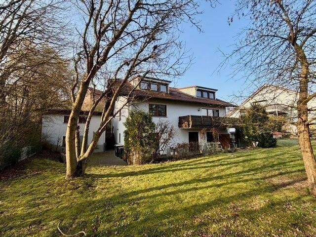 Immobilie in Großenlüder - Großzügiges Dreifamilienhaus,  ideal für Mehrgenerationen oder Kapitalanleger - Bild 3