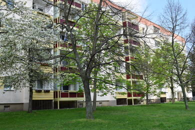 Wohnung zur Miete 256 € 3 Zimmer 59 m² 4. Geschoss frei ab sofort Schulstraße 25 Borna Borna 04552