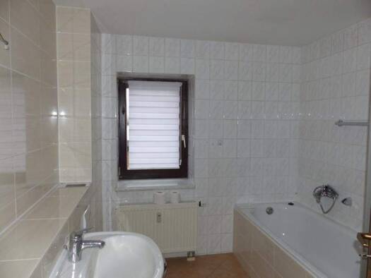Wohnung zur Miete 370 € 3 Zimmer 66 m² 1. Geschoss frei ab sofort Salbitz Naundorf 04769