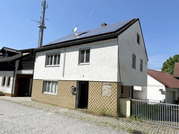 Einfamilienhaus zum Kauf 98.000 € 8 Zimmer 162,2 m² 80 m² Grundstück Osterhofen Osterhofen 94486