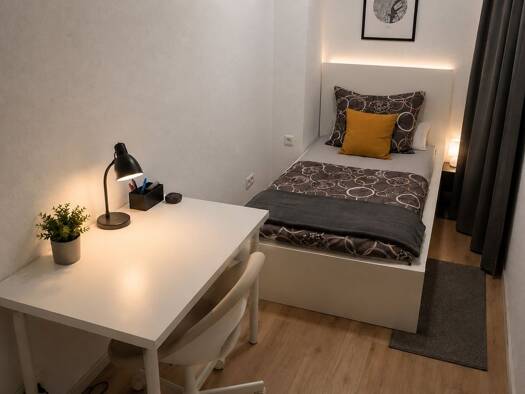 WG-Zimmer zur Miete 640 € 13 m² frei ab sofort Oberrad Frankfurt am Main 60599