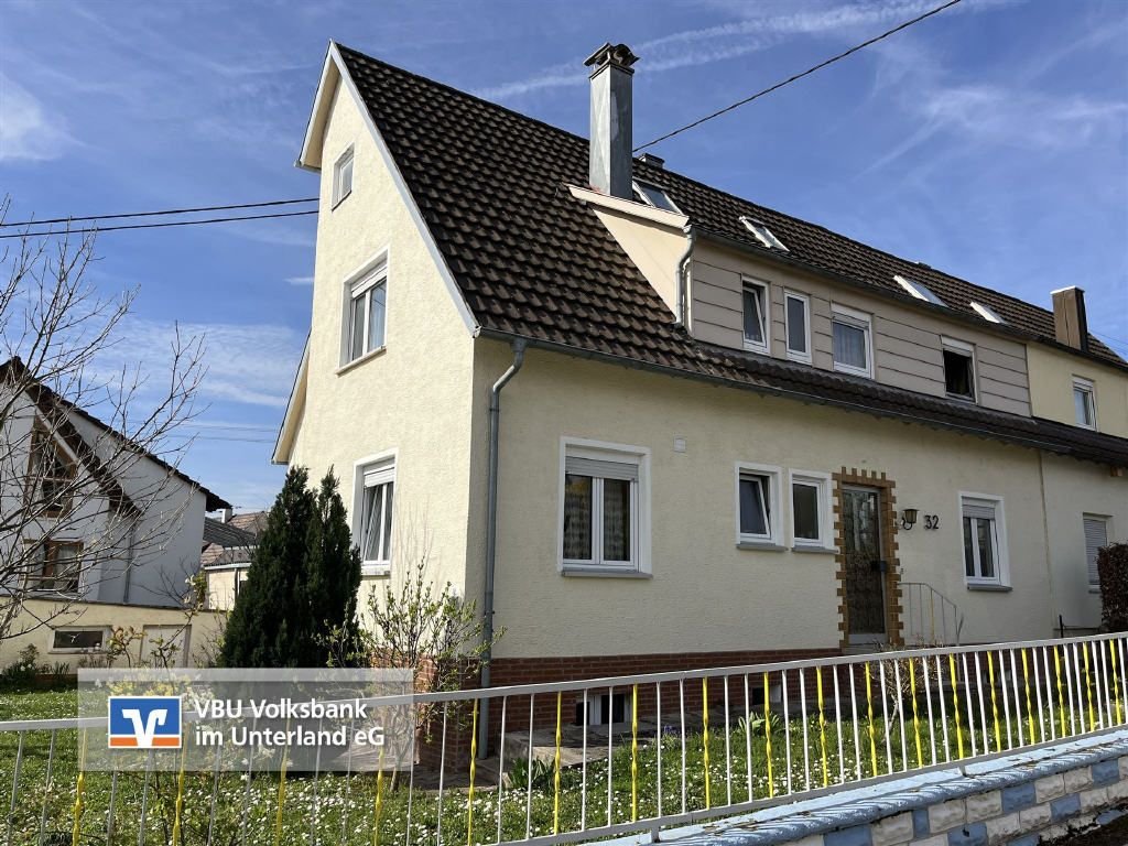 Doppelhaushälfte zum Kauf 350.000 € 8 Zimmer 130 m²<br/>Wohnfläche 366 m²<br/>Grundstück Brackenheim Brackenheim 74336