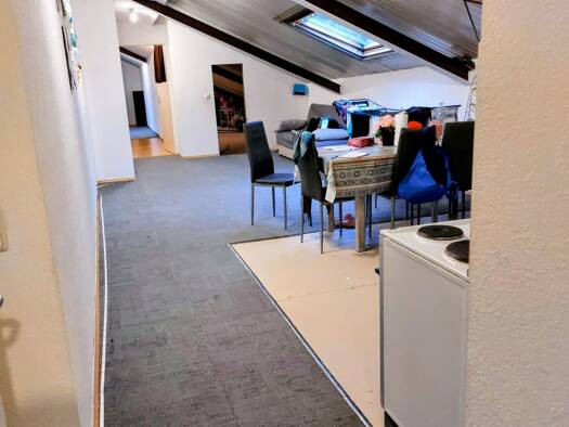 WG-Zimmer zur Miete 1.000 € 4 Zimmer 106 m² Geschoss 3/4 frei ab 01.05.2026 Griesheim 64347