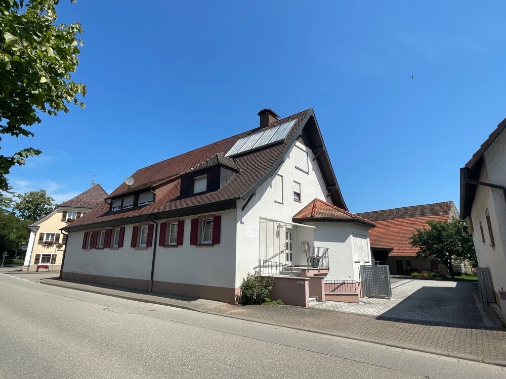 Haus zum Kauf 1.290.000 € 13 Zimmer 358,8 m²<br/>Wohnfläche 1.636 m²<br/>Grundstück Oberrimsingen Breisach 79206