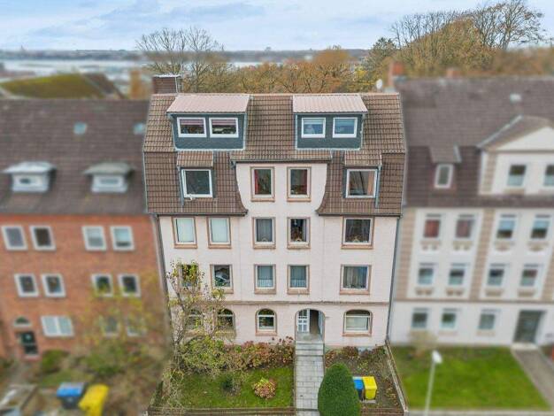 Mehrfamilienhaus zum Kauf 850.000 € 15 Zimmer 428,1 m² 342,1 m² Grundstück Neumühlen-Dietrichsdorf Kiel 24149