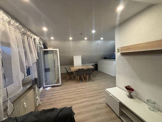 Wohnung zur Miete 730 € 2,5 Zimmer 44 m² Geschoss 4/4 frei ab sofort Reichenaustraße 22 Singen Singen (Hohentwiel) 78224