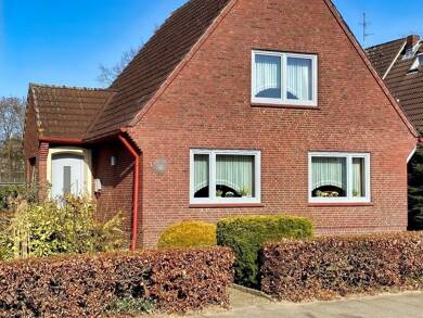 Einfamilienhaus zum Kauf 425.000 € 4 Zimmer 100 m² 880 m² Grundstück frei ab sofort Elmshorn 25337