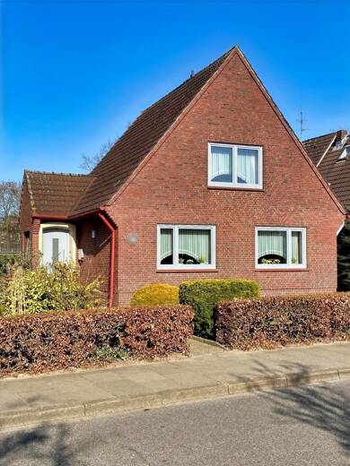 Einfamilienhaus zum Kauf 425.000 € 4 Zimmer 100 m² 880 m² Grundstück frei ab sofort Elmshorn 25337