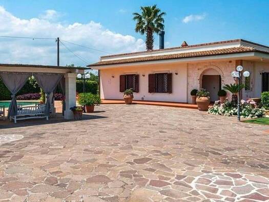 Haus zum Kauf 690.000 € 240 m² Monopoli 70043