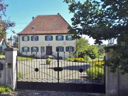 Einfamilienhaus zur Miete 3.900 € 7 Zimmer 270 m² 43.057 m² Grundstück Eigeltingen 78253