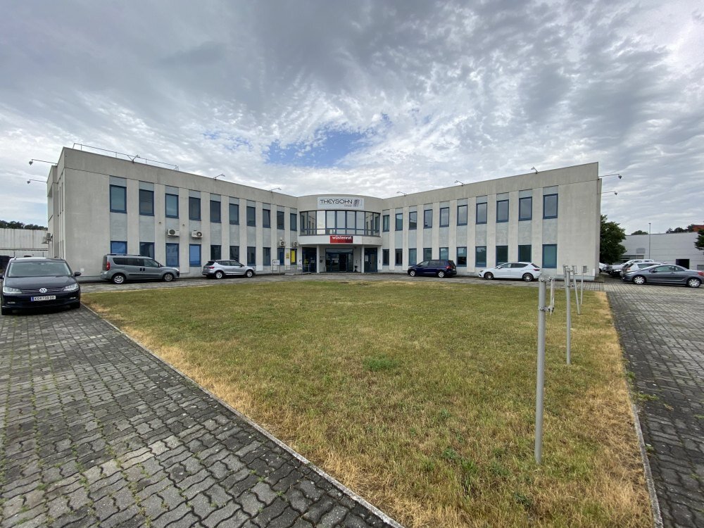 Bürogebäude zur Miete 10,50 € 801,6 m²<br/>Bürofläche Stockerau 2000