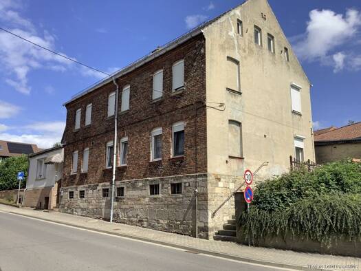 Mehrfamilienhaus zum Kauf 109.000 € 8 Zimmer 240 m² 2.341 m² Grundstück August-Bebel-Straße 6 Seehausen Wanzleben-Börde 39164