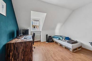 Wohnung zum Kauf 220.000 € 3 Zimmer 63 m² Dachgeschoss, 2. Geschoss Gerbrunn 97218