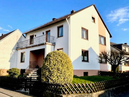 Mehrfamilienhaus zum Kauf provisionsfrei 238.000 € 7 Zimmer 162 m² 262 m² Grundstück frei ab sofort Becheln 56132