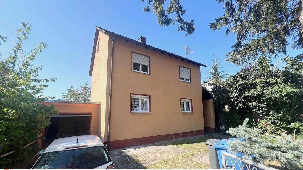 Mehrfamilienhaus zum Kauf 338.000 € 5 Zimmer 105 m² 496 m² Grundstück Amberger Str. 43 Neumarkt Neumarkt in der Oberpfalz 92318