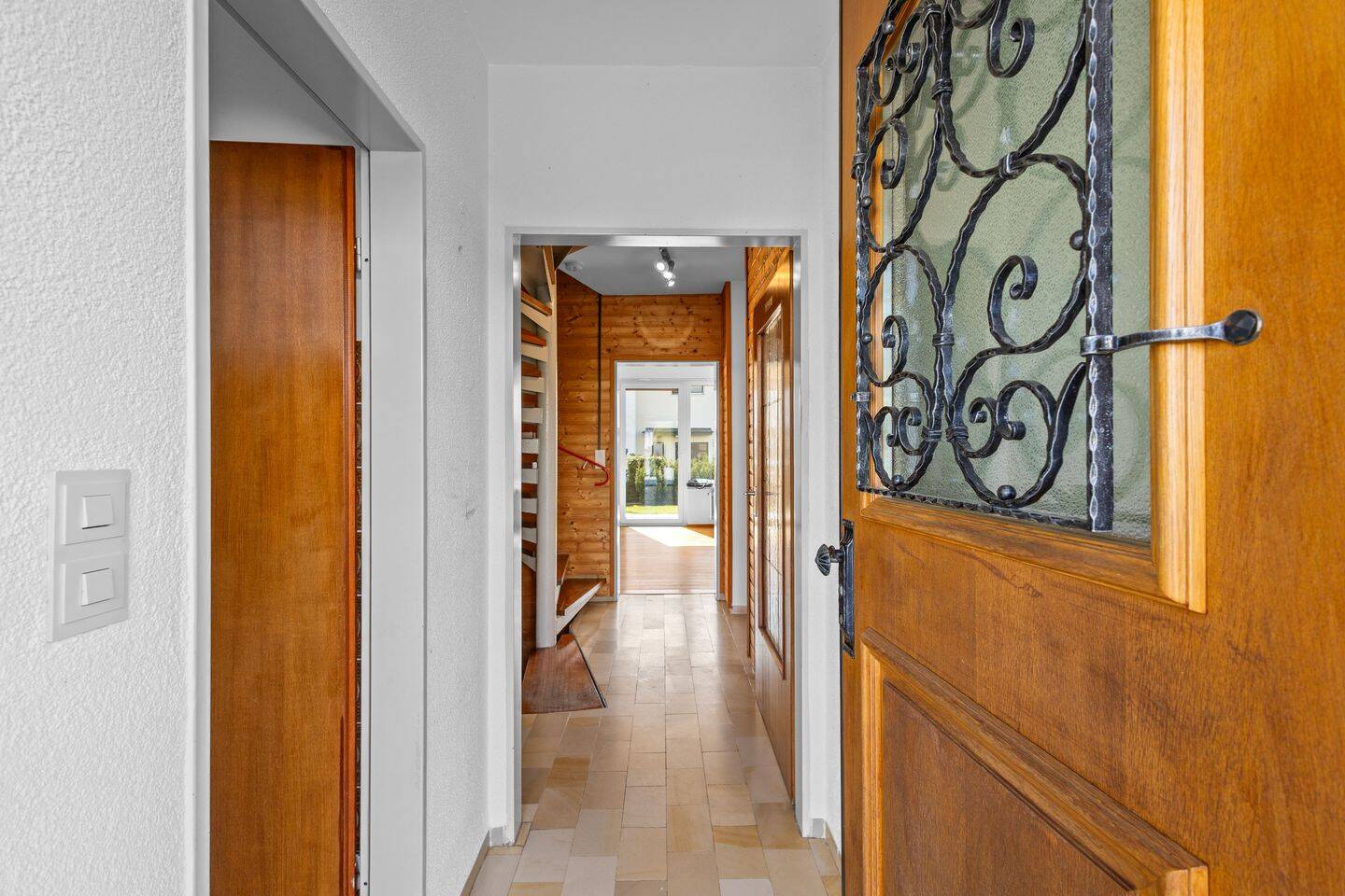 Immobilie in Donaustauf - Familienfreundliches Wohnen in Donaustauf: Reihenmittelhaus in begehrter Lage - Bild 2