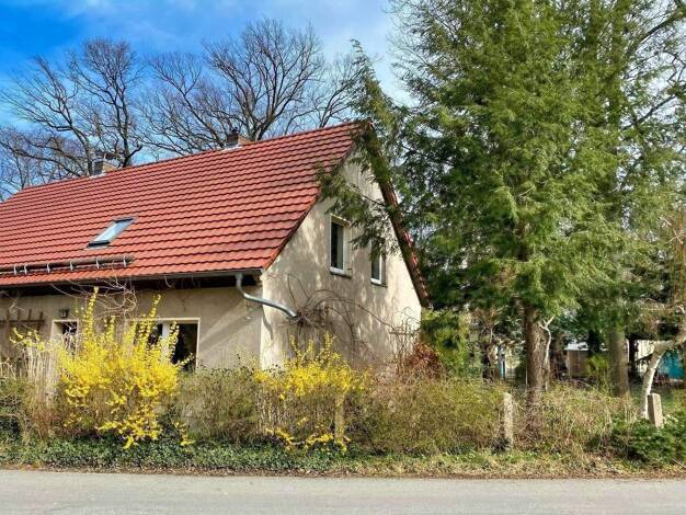 Doppelhaushälfte zum Kauf 72.000 € 4 Zimmer 65,7 m² 220 m² Grundstück Niesky 02906