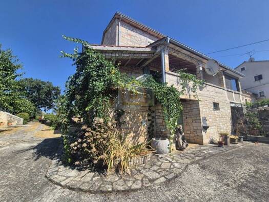 Haus zum Kauf 280.000 € 3 Zimmer 140 m² Višnjan