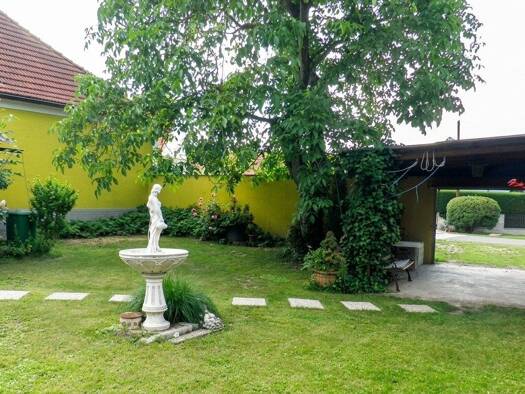 Haus zum Kauf 300.000 € 1.536 m² Grundstück Schönberg am Kamp 3562